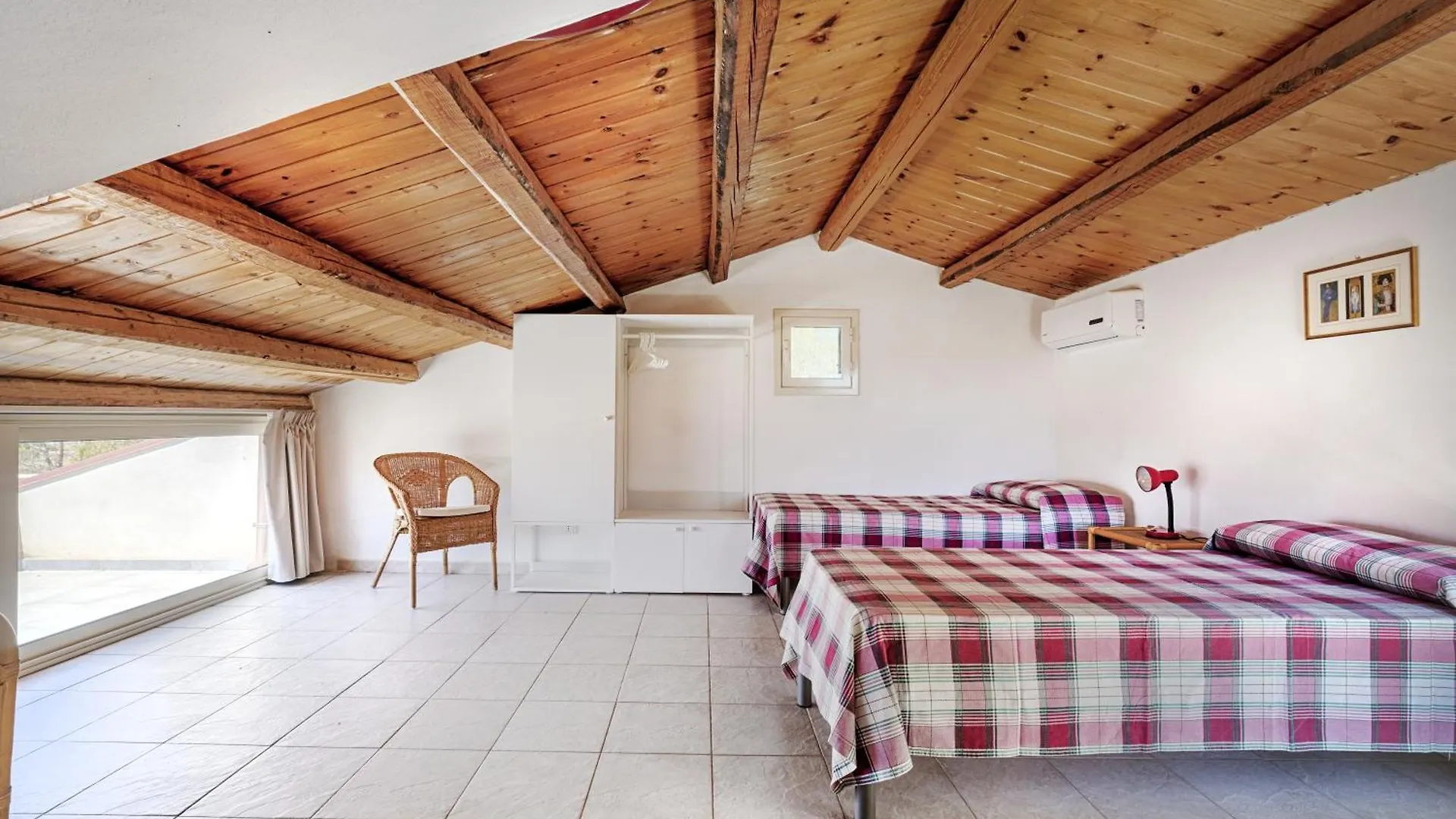 Villa Gio' Sampieri 0*,